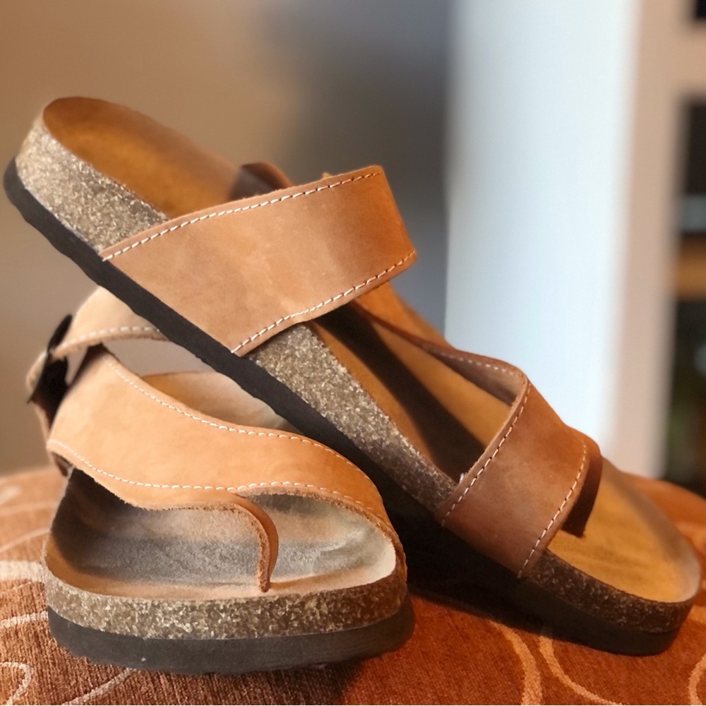 SALE: WHITE MOUNTAIN Carly Sandal